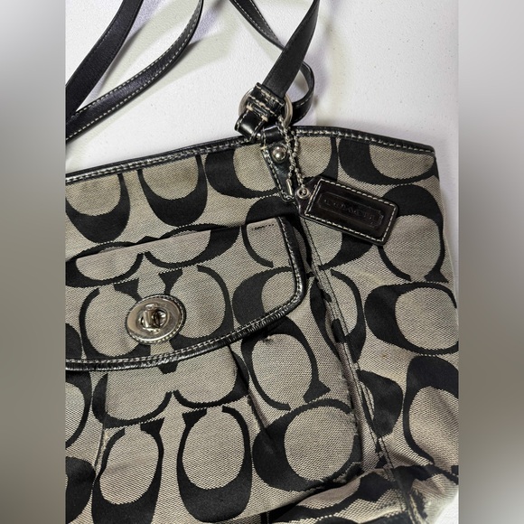 Coach shoulder bag- black and gray - Picture 7 of 16